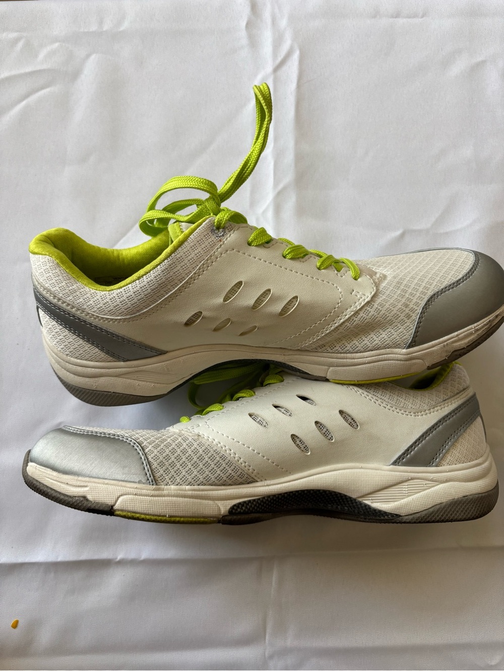 Vionic Venture walking sneaker orthotic comfort shoes silver chartreuse size 10
